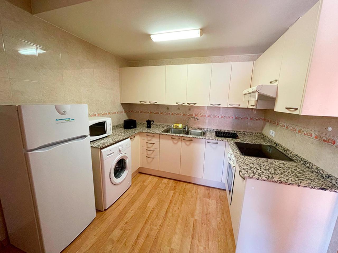 Apartamentos Pantebre 3000 帕斯底拉卡萨 外观 照片